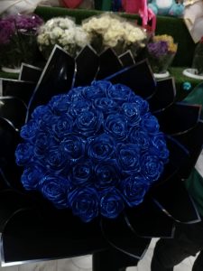 دسته گل رز آبی